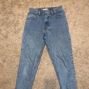 Levi’s Relaxed Tapered 550 HighWaisted Jeans